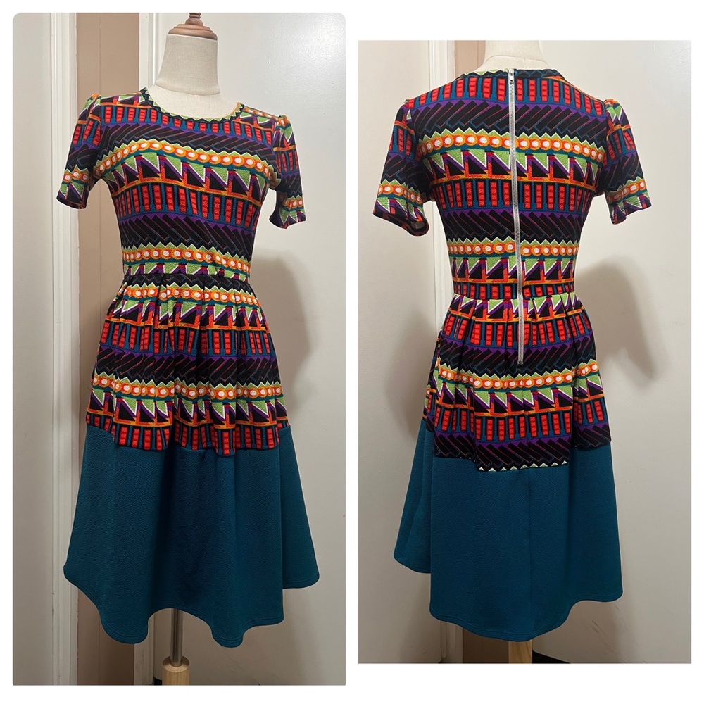 LULAROE AMELIA Dress Tribal Print Size Small Short Sleeve Pockets